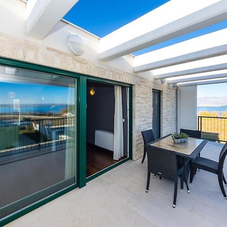 Queen Beach Apartments Nin Eksteriør bilde