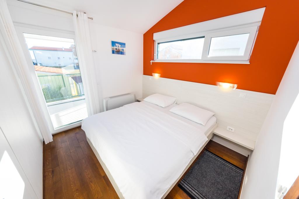 Queen Beach Apartments Nin Eksteriør bilde